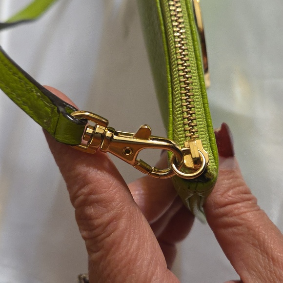 Michael Kors Fulton Wristlet EUC - Picture 5 of 9